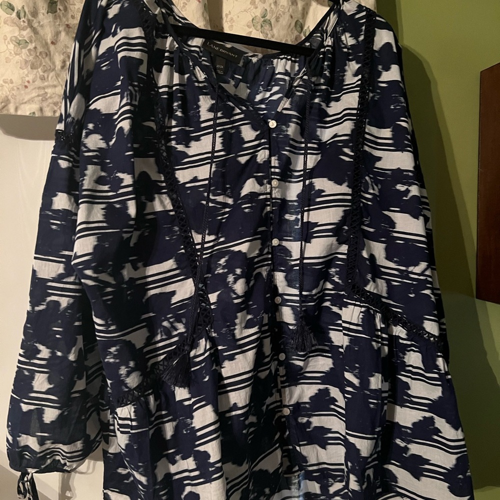 Lane Bryant Blue and White 3/4 Sleeve Boxy Blouse